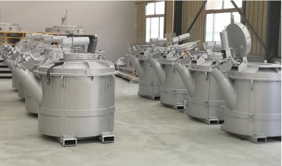 溶融アルミニウム移送用ラドル 鋼鉄補強リップによる最適な注湯制御