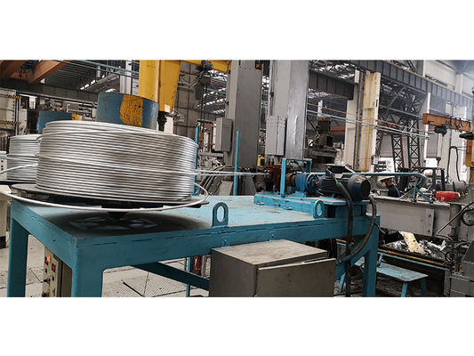 変数周波数 ステップレスの速度規則のための棒供給ユニット 8-13mm 棒直径