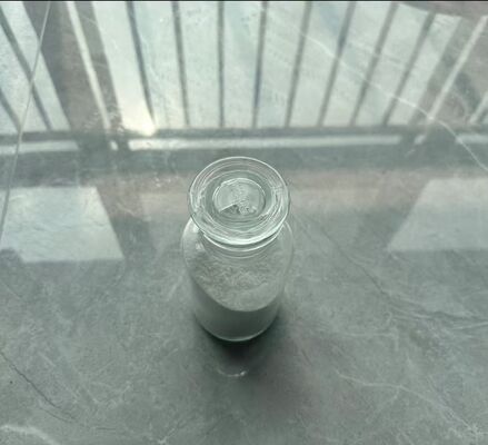 アルミニウム精製流は,溶けたアルミニウムの脱ガス浄化と覆いのために使用される