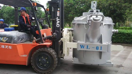 3000KG 50Cの注ぐ唇を搭載する溶解したアルミニウム移動のひしゃく