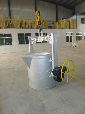 3000KG容量の溶解したアルミニウム移動のひしゃくの最下の注ぐひしゃく90C