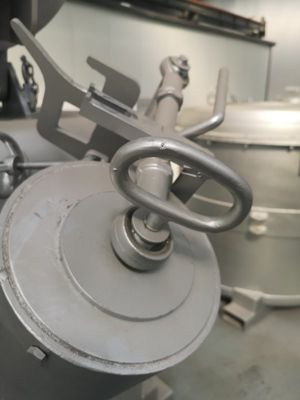 1000KG容量のひしゃくの暖房の炉のフォークリフトはディフェクト フリーを形づけた