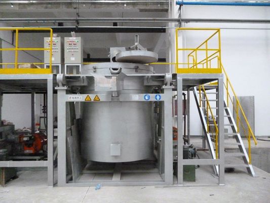 600のKGは950のDegのアルミニウム把握貴金属の溶ける炉NG発射した